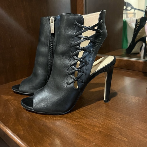 BCBGeneration peep toe booties - Picture 2 of 3
